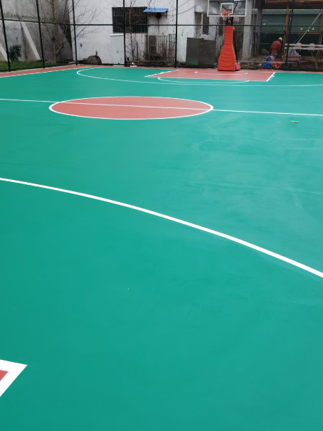 武清 球场长期使用易出现地面开裂